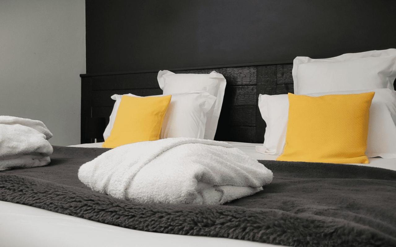 Logis Hotel Et Spa Chez Camillou Aumont-Aubrac Room photo